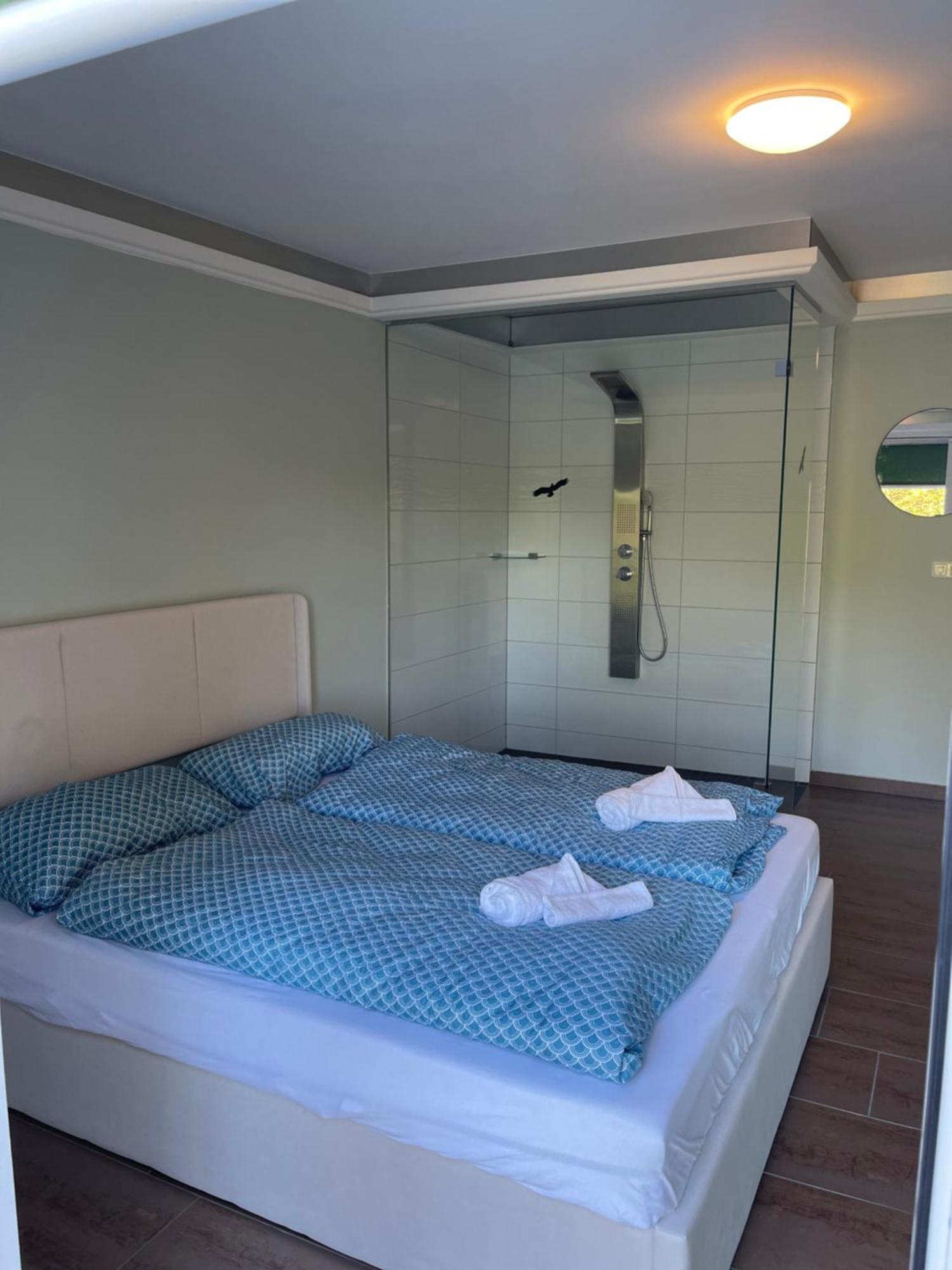 Kavkaz Restaurant & Hotel Lohmar Luaran gambar