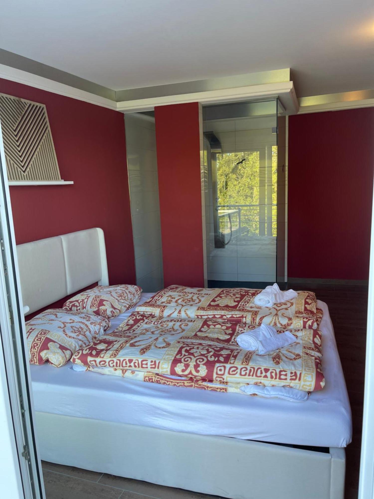Kavkaz Restaurant & Hotel Lohmar Luaran gambar